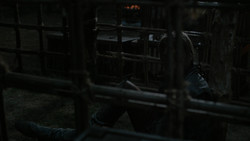 extant_GameOfThrones_2x01-TheNorthRemembers_3458