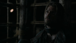 extant_GameOfThrones_2x01-TheNorthRemembers_3579