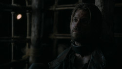 extant_GameOfThrones_2x01-TheNorthRemembers_3582