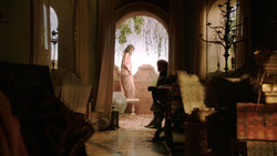 extant_GameOfThrones_2x01-TheNorthRemembers_3674