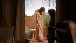 extant_GameOfThrones_2x01-TheNorthRemembers_3681