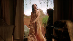 extant_GameOfThrones_2x01-TheNorthRemembers_3684