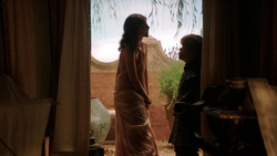 extant_GameOfThrones_2x01-TheNorthRemembers_3687