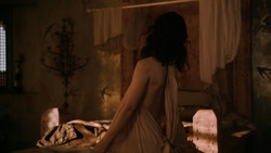 extant_GameOfThrones_2x01-TheNorthRemembers_3695