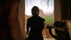 extant_GameOfThrones_2x01-TheNorthRemembers_3701