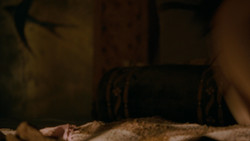 extant_GameOfThrones_2x01-TheNorthRemembers_3728