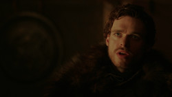 extant_GameOfThrones_2x01-TheNorthRemembers_4196