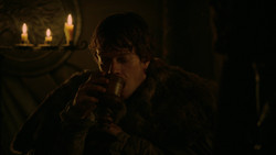 extant_GameOfThrones_2x01-TheNorthRemembers_4294