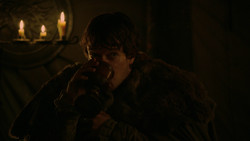 extant_GameOfThrones_2x01-TheNorthRemembers_4296
