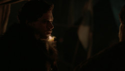 extant_GameOfThrones_2x01-TheNorthRemembers_4315