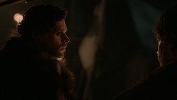 extant_GameOfThrones_2x01-TheNorthRemembers_4358