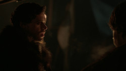 extant_GameOfThrones_2x01-TheNorthRemembers_4364
