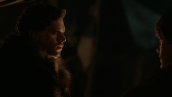extant_GameOfThrones_2x01-TheNorthRemembers_4418