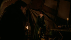 extant_GameOfThrones_2x01-TheNorthRemembers_4442