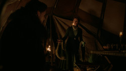 extant_GameOfThrones_2x01-TheNorthRemembers_4443