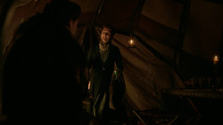 extant_GameOfThrones_2x01-TheNorthRemembers_4446