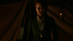 extant_GameOfThrones_2x01-TheNorthRemembers_4529
