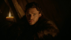 extant_GameOfThrones_2x01-TheNorthRemembers_4549