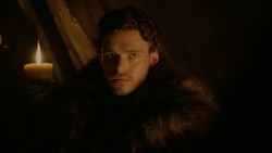 extant_GameOfThrones_2x01-TheNorthRemembers_4550