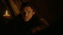 extant_GameOfThrones_2x01-TheNorthRemembers_4568