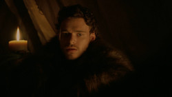 extant_GameOfThrones_2x01-TheNorthRemembers_4572