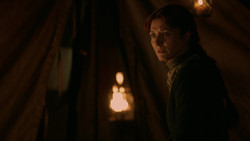 extant_GameOfThrones_2x01-TheNorthRemembers_4575