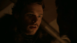 extant_GameOfThrones_2x01-TheNorthRemembers_4627