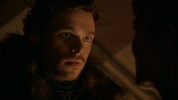 extant_GameOfThrones_2x01-TheNorthRemembers_4639