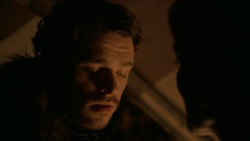 extant_GameOfThrones_2x01-TheNorthRemembers_4660