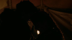 extant_GameOfThrones_2x01-TheNorthRemembers_4671