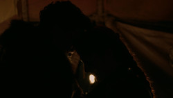 extant_GameOfThrones_2x01-TheNorthRemembers_4672