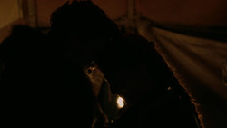 extant_GameOfThrones_2x01-TheNorthRemembers_4675
