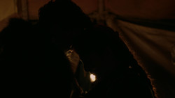 extant_GameOfThrones_2x01-TheNorthRemembers_4680