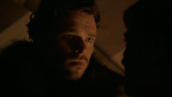 extant_GameOfThrones_2x01-TheNorthRemembers_4704
