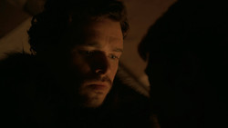 extant_GameOfThrones_2x01-TheNorthRemembers_4715