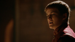 extant_GameOfThrones_2x01-TheNorthRemembers_4855
