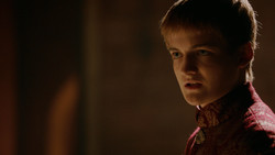 extant_GameOfThrones_2x01-TheNorthRemembers_4861
