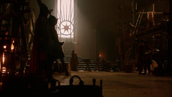 extant_GameOfThrones_2x01-TheNorthRemembers_4928