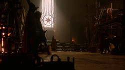 extant_GameOfThrones_2x01-TheNorthRemembers_4929