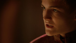 extant_GameOfThrones_2x01-TheNorthRemembers_4973