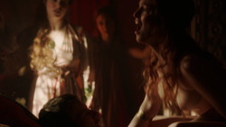 extant_GameOfThrones_2x01-TheNorthRemembers_5004