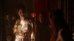 extant_GameOfThrones_2x01-TheNorthRemembers_5014