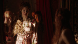 extant_GameOfThrones_2x01-TheNorthRemembers_5037