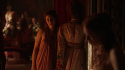 extant_GameOfThrones_2x01-TheNorthRemembers_5042