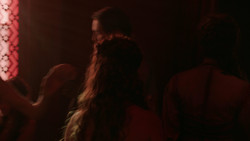 extant_GameOfThrones_2x01-TheNorthRemembers_5074
