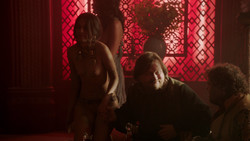 extant_GameOfThrones_2x01-TheNorthRemembers_5089