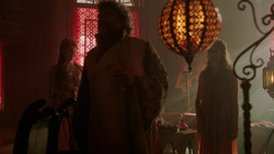 extant_GameOfThrones_2x01-TheNorthRemembers_5102