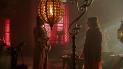 extant_GameOfThrones_2x01-TheNorthRemembers_5105