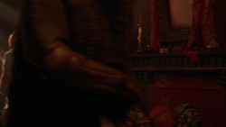 extant_GameOfThrones_2x01-TheNorthRemembers_5164