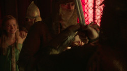 extant_GameOfThrones_2x01-TheNorthRemembers_5258